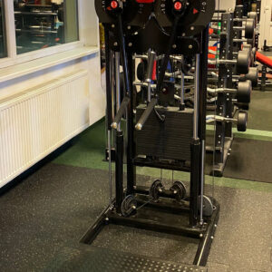 Álló, kétkaros váll-mell gép