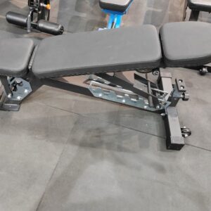 Professzionális pad, állítható fejtámlával